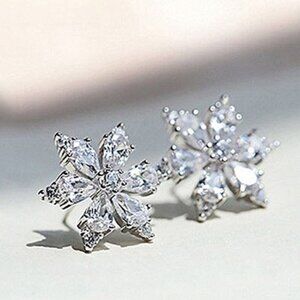 🎊 925 Silver Plated Beautiful Flower CZ Earrings for Women,MLNN1126